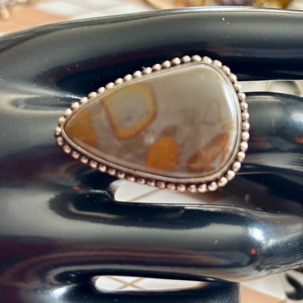Elegant Silver and Jasper Teardrop vintage Ring with Beaded Border